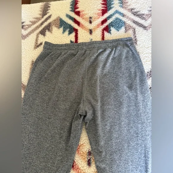 Vuori Women’s Performance Jogger Size Medium Gray Heather - Picture 12 of 12